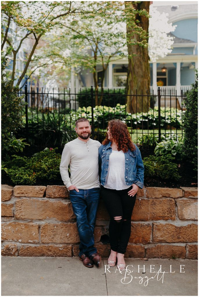 man and woman posing outside during small town mini session