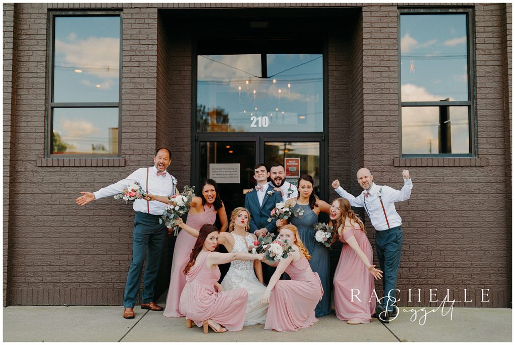 wedding party silly pose - Spring Wedding at City View